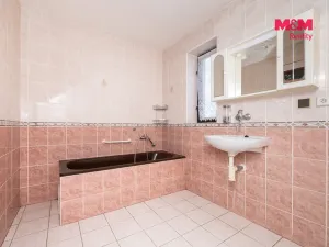 Prodej rodinného domu, Uhersko, 128 m2