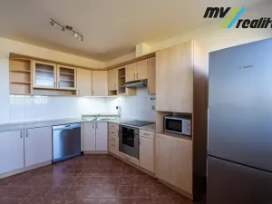 Prodej bytu 3+1, Milovice, Topolová, 77 m2