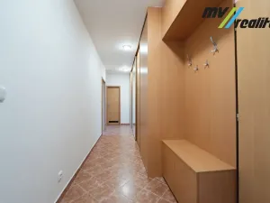 Prodej bytu 3+1, Milovice, Topolová, 77 m2