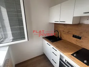 Pronájem bytu 1+kk, Liberec, Purkyňova, 27 m2