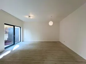Pronájem bytu 1+kk, Praha - Smíchov, Pod Barvířkou, 48 m2