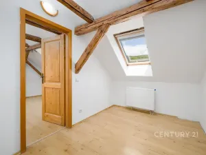 Prodej rodinného domu, Chlumec, Holubova, 241 m2