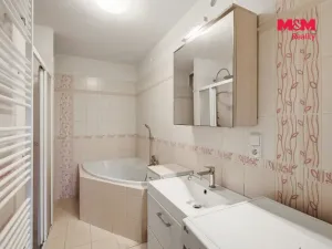 Prodej bytu 3+1, Kněževes, Štrosova, 55 m2