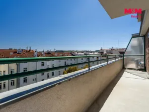 Prodej bytu 2+kk, Praha, Na břehu, 56 m2