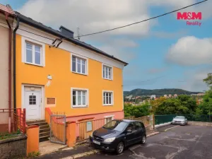 Prodej bytu 2+1, Karlovy Vary - Bohatice, Na Výšině, 45 m2