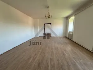 Prodej bytu 2+1, Uherčice, 98 m2