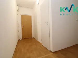 Prodej bytu 3+1, Karlovy Vary, Konečná, 82 m2