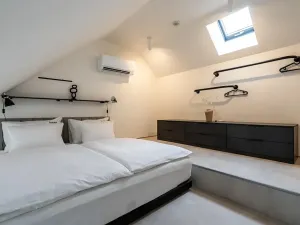 Prodej bytu 1+kk, Praha - Karlín, Prvního pluku, 31 m2
