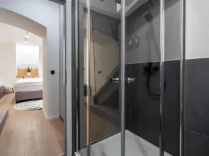 Prodej atypického bytu, Praha - Karlín, Prvního pluku, 50 m2