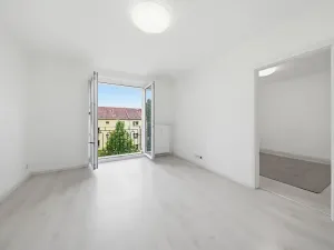 Pronájem bytu 2+kk, Ostrov, Halasova, 55 m2