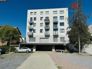 Pronájem garáže, Benešov, Hodějovského, 15 m2
