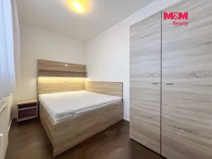 Pronájem bytu 2+kk, Praha - Hlubočepy, Geologická, 34 m2