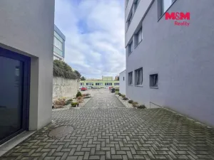 Pronájem bytu 2+kk, Praha - Hlubočepy, Geologická, 34 m2
