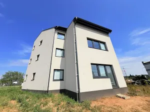 Pronájem bytu 2+kk, Brno, Černohorská, 48 m2
