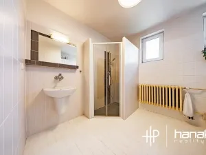 Prodej rodinného domu, Hradčany, 243 m2