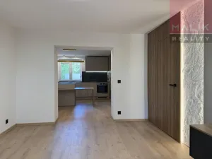 Prodej bytu 2+1, Ostrov, Masarykova, 68 m2