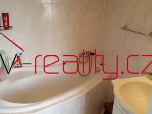 Pronájem bytu 3+1, Karlovy Vary, Klínovecká, 82 m2