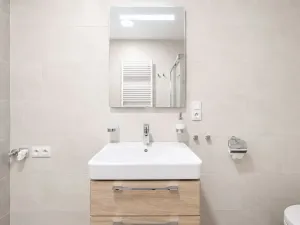 Pronájem bytu 2+kk, Praha - Karlín, Pod výtopnou, 33 m2