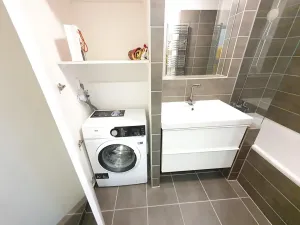 Pronájem bytu 2+1, Praha - Záběhlice, Sasanková, 52 m2