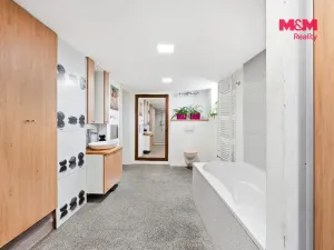 Prodej rodinného domu, Semčice, 239 m2