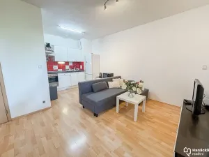 Pronájem bytu 1+kk, Praha - Chodov, Starochodovská, 36 m2
