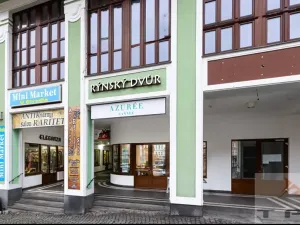 Pronájem obchodního prostoru, Karlovy Vary, Divadelní náměstí, 30 m2