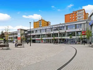 Pronájem obchodního prostoru, Praha - Hloubětín, Poděbradská, 252 m2