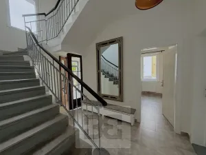 Pronájem rodinného domu, Praha - Kobylisy, Líbeznická, 170 m2