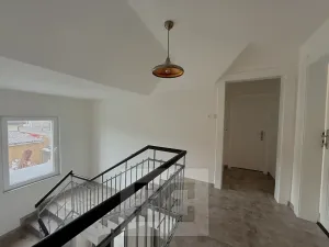 Pronájem rodinného domu, Praha - Kobylisy, Líbeznická, 170 m2