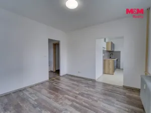 Prodej bytu 4+1, Lesná, 64 m2