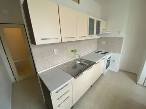 Pronájem bytu 2+1, Holoubkov, 60 m2