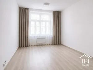 Pronájem bytu 2+kk, Praha - Holešovice, Veverkova, 42 m2