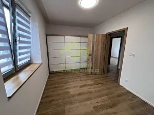 Prodej rodinného domu, Lužany, 156 m2