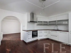 Prodej rodinného domu, Chýnice, Nám. Na Louži, 78 m2
