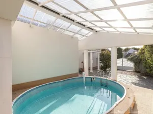 Prodej rodinného domu, Chýnice, Nám. Na Louži, 78 m2