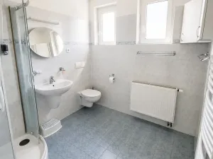 Pronájem rodinného domu, Hradec Králové - Svobodné Dvory, Ovocnářská, 184 m2