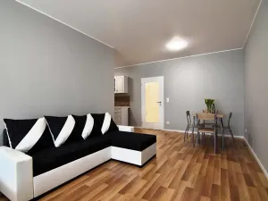 Prodej bytu 1+kk, Praha - Strašnice, Zvěřinova, 51 m2