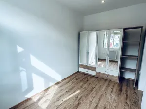 Prodej bytu 2+1, Karlovy Vary, Jaltská, 51 m2