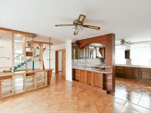 Pronájem rodinného domu, Praha - Štěrboholy, K valu, 220 m2