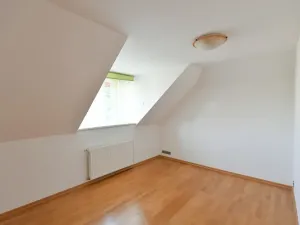 Pronájem rodinného domu, Praha - Štěrboholy, K valu, 220 m2
