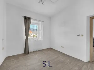 Prodej rodinného domu, Doksy, náměstí Republiky, 470 m2