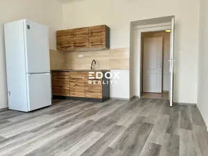 Pronájem bytu 1+kk, Praha - Strašnice, V olšinách, 30 m2
