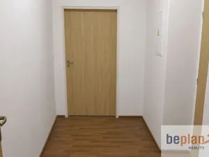 Pronájem bytu 2+1, Karlovy Vary, Moskevská, 66 m2