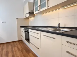 Pronájem bytu 2+kk, Pardubice - Zelené Předměstí, Pod Vinicí, 57 m2