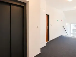 Pronájem bytu 2+kk, Pardubice - Zelené Předměstí, Pod Vinicí, 57 m2