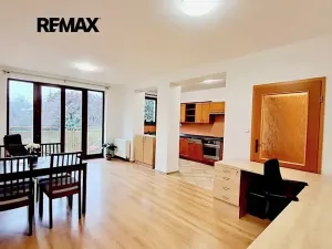Pronájem bytu 2+kk, Praha - Vysočany, U Kloubových domů, 69 m2