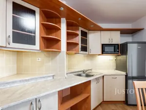 Pronájem bytu 3+kk, Praha - Petrovice, Rezlerova, 63 m2