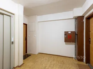 Pronájem bytu 3+kk, Praha - Petrovice, Rezlerova, 63 m2