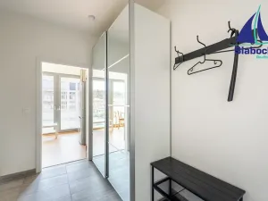 Pronájem bytu 1+kk, Praha - Karlín, Breitfeldova, 63 m2