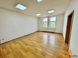 Pronájem kanceláře, Ústí nad Labem, Žižkova, 200 m2